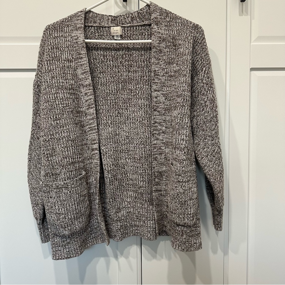 A New Day women’s XS cost  Knit Cardigan Sweater, brown/white,pockets,fall